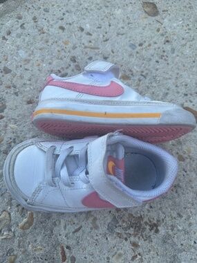 Nike toddler sneakers